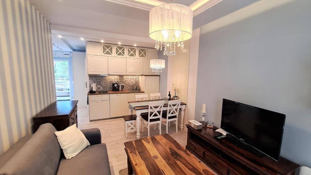 Apt Miedzymorze - Apartamenty Wypoczynkowe Юрата Экстерьер фото